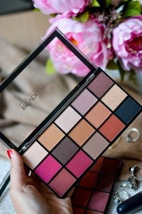 Makeup Revolution Iconic Vitality Palette recenze review