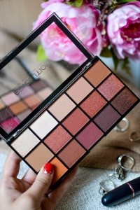 Makeup Revolution Iconic Fever Palette recenze review